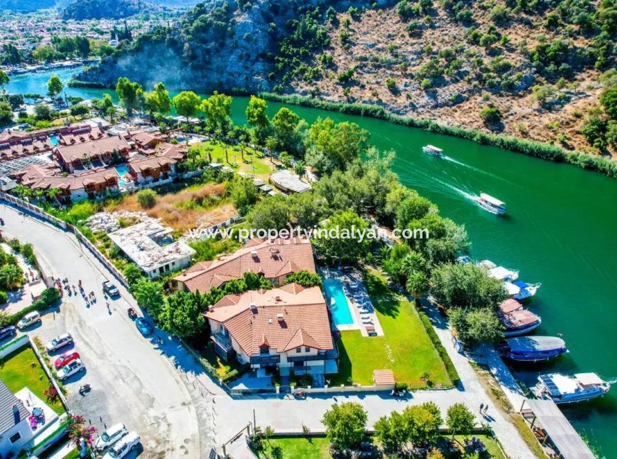 Muğla Dalyan Center 750 M2, / 40 Zonen 2 Etagen Zulässiges Schnäppchenland Zum Verkauf