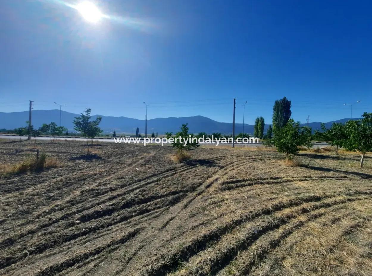 1 700 M2 Freistehendes Grundstück Zum Verkauf In Denizli Çameli Kolakta