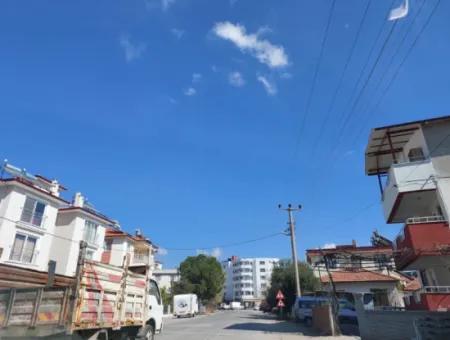 405 M2 Grundstück Mit 3 Etagen Auf Der Straße Am Eingang Von Ortaca Karaburun Erlaubt