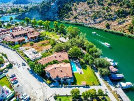 Muğla Dalyan Merkezde 750 M2,  %20 / 40 İmarlı 2 Kat Müsadeli Kelepir Arsa Satılık