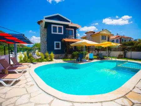 Muğla Dalyanda Satılık 566 M2 Arsada, 3+1 Müstakil Villa