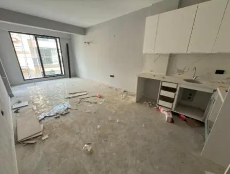 Ortaca Merkeze Yakın Havuzlu Sitede 2+1 Sıfır Arakat Daire Satılık.